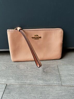 Women’s Pink Coach Wristlet Wallet Clutch Cross Grain Leather Corner Zip LG NWT